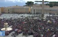 Entra en las llagas de Jesús “hasta su corazón”: Palabras del Papa Francisco antes del Ángelus