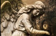 La destrucción de la historia y los relojes de París